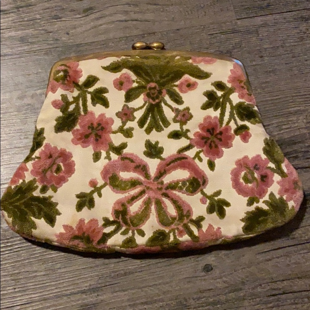 Vintage Kiss Lock clutch